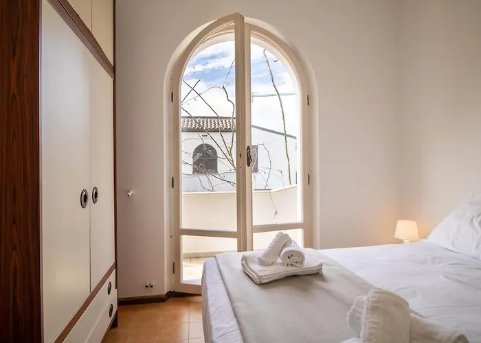 13 Posti - Wifi Ac Parking 5 Min Dal Mare